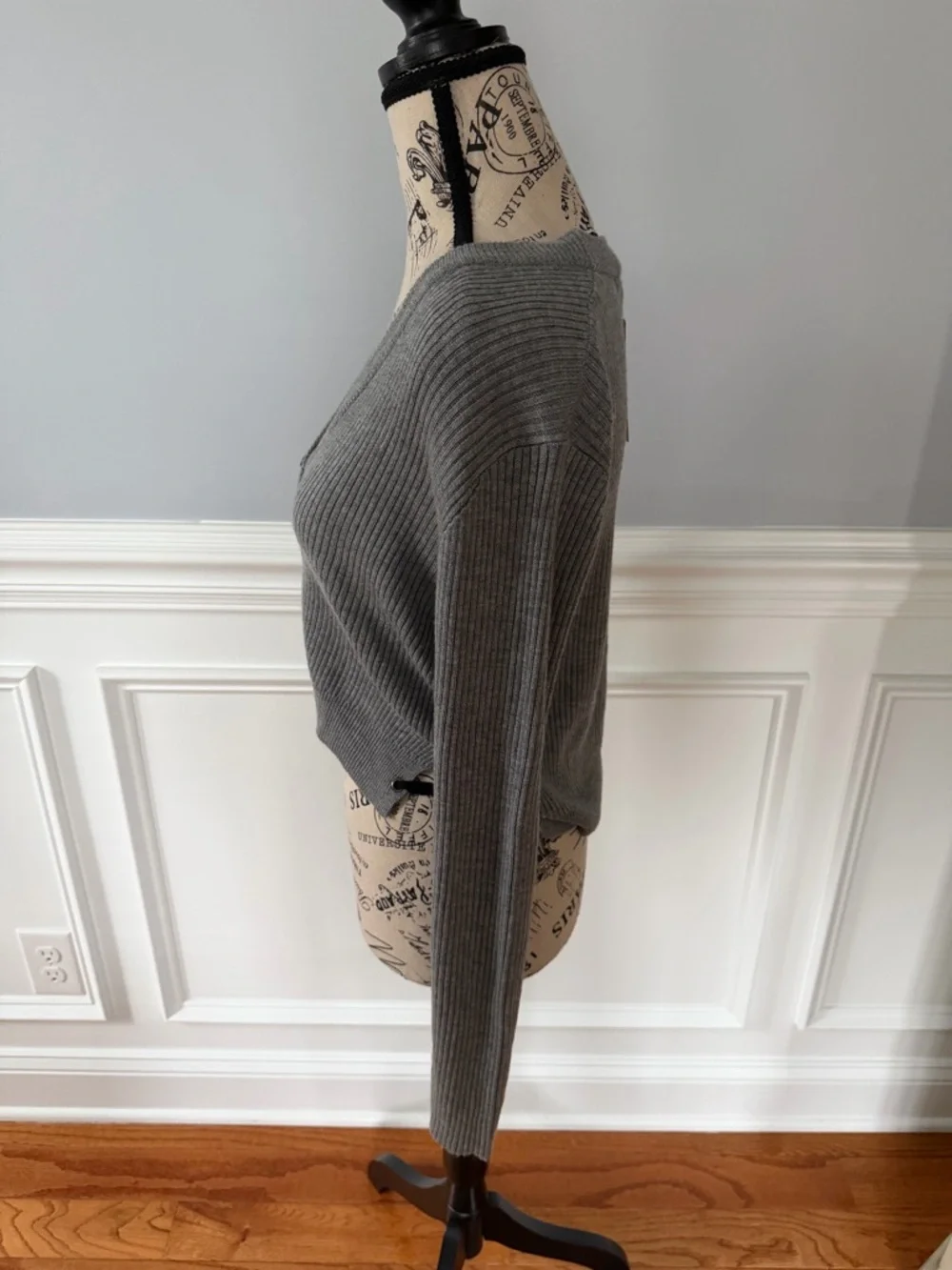 John + Jenn Gray Ribbed Cropped Button Cardigan Sweater Size XS - Picture 3 of 10